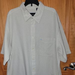 Izod Man's Searsucker Short Sleeve Button Down Shirt Size L